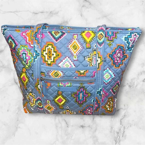 Vera Bradley Handbags - Vera Bradley Geometric Painted Medallions Small Quilted Tote Purse Bag NWOT